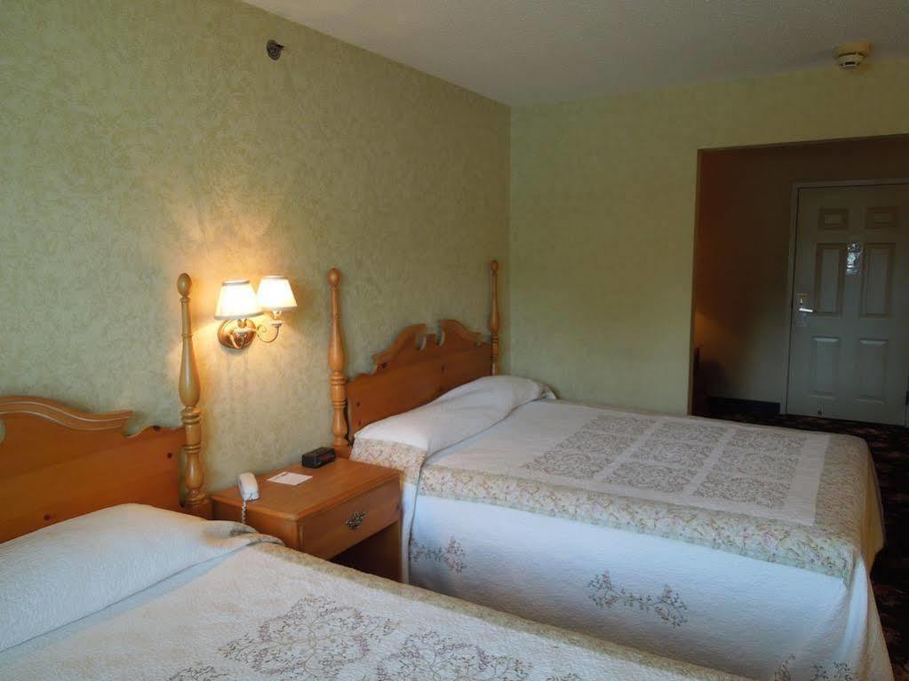 Ourguest Inn & Suites Downtown بورت كلينتون المظهر الخارجي الصورة